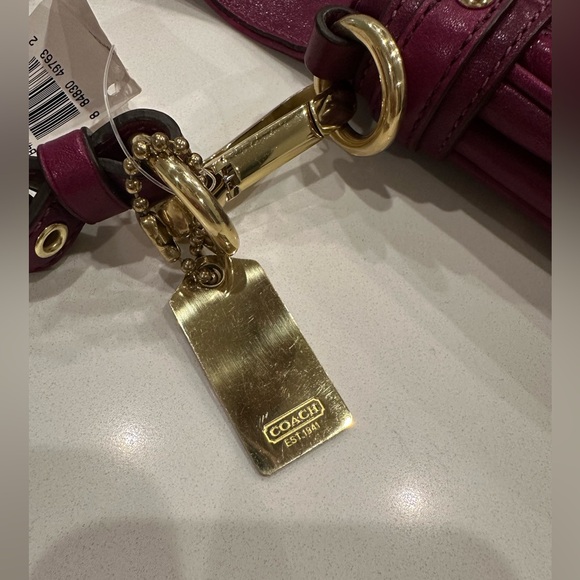 Coach Hampton Lindsey Magenta Leather Turn Lock Clutch. - Picture 16 of 16